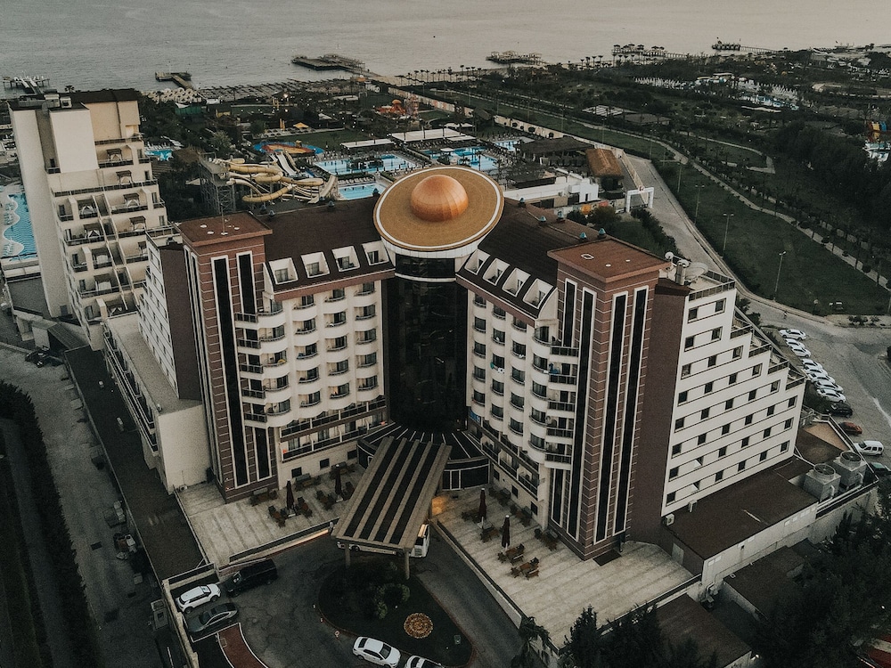 Saturn Palace Resort All Inclusive (21km Away From Antalya)(does Not Accept Men Only Bookings)