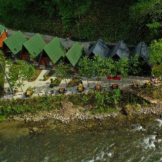 Tanura Bungalows(81km Away From Rize)