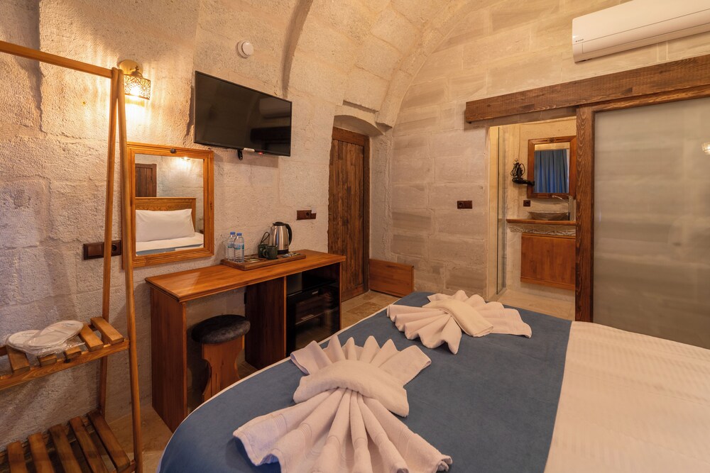 Escape Cave Suites (To Make Arrangements For Check In Please Contact The Property 5 Days In Advance)