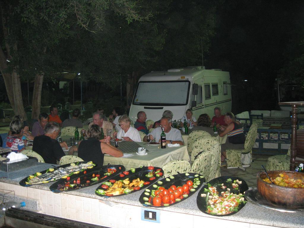 Rezeiky Hotel And Camp Luxor