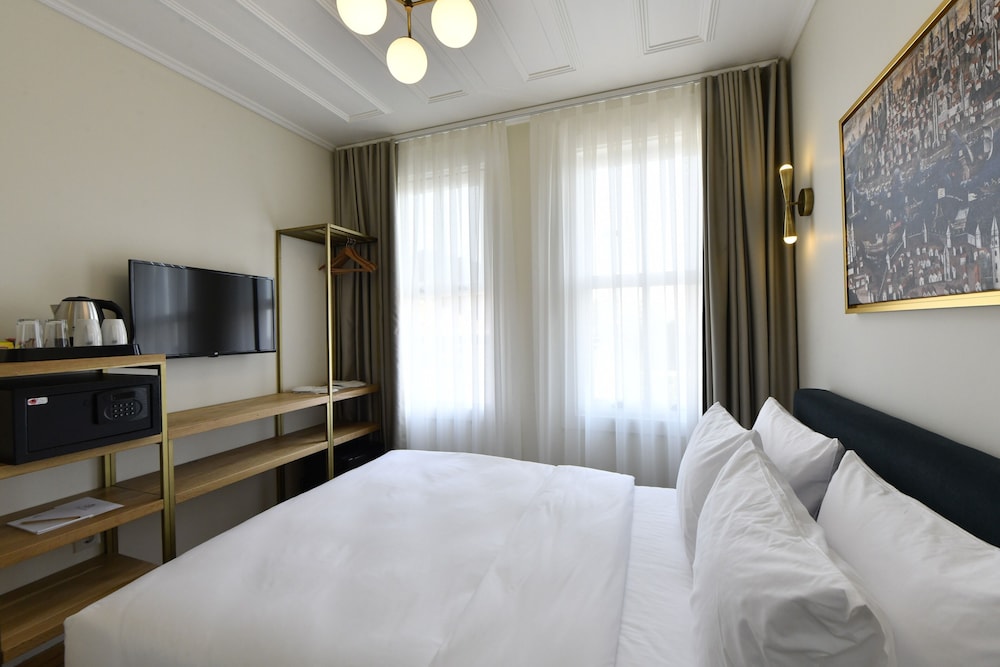 Agras Hotel