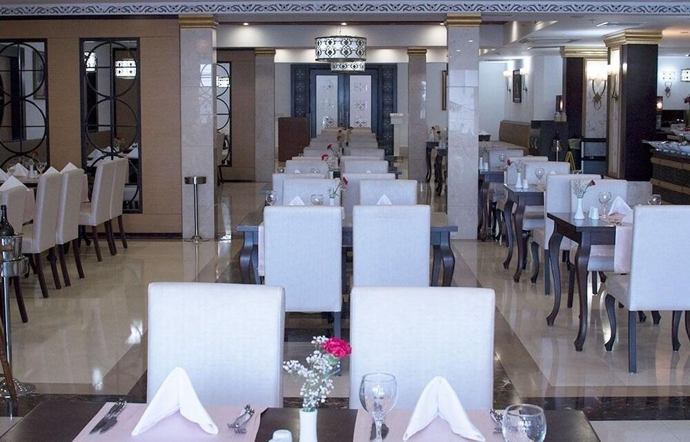 Imperial Deluxe Hotel