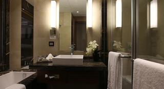 Lancaster Plaza (free Airport Transfer)