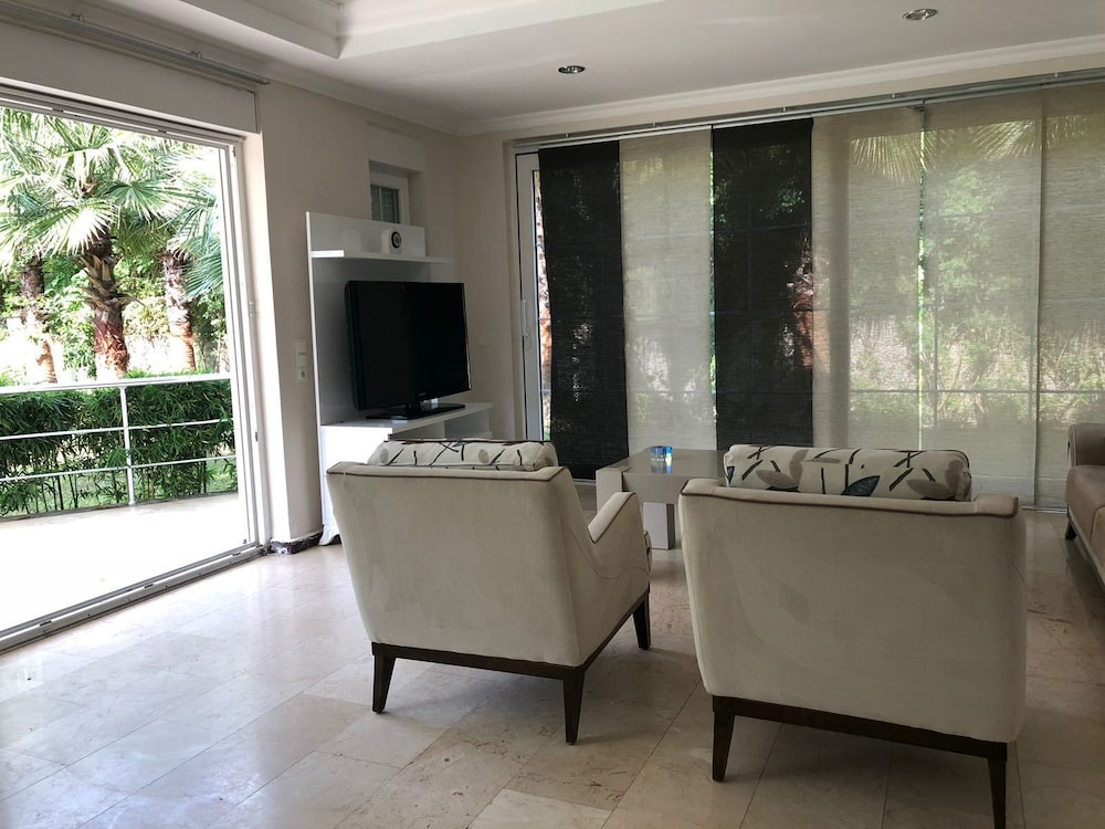 Realty Best Villas (no Ront Desk To Make Arrangements For Check In Please Contact The Property At Least 24 Hours Before Arrival)