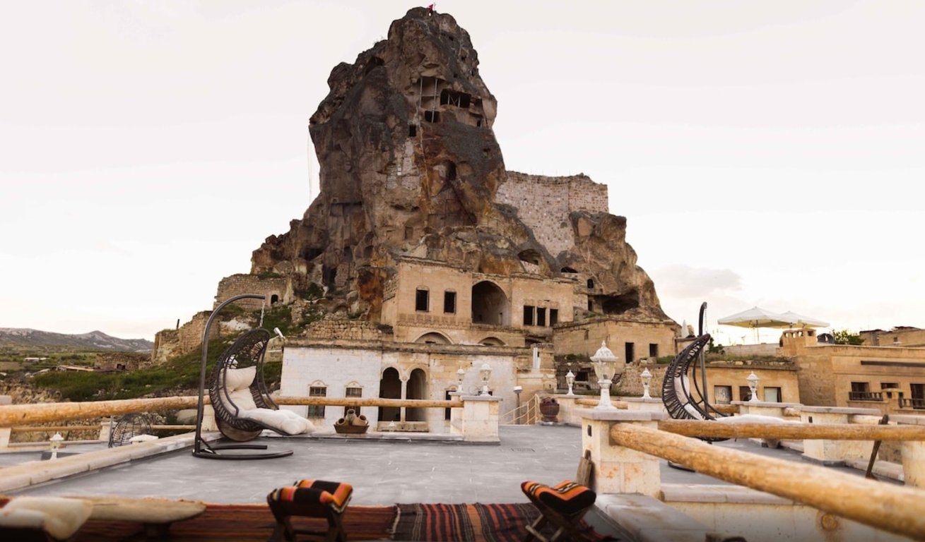 Solo Cave Suites