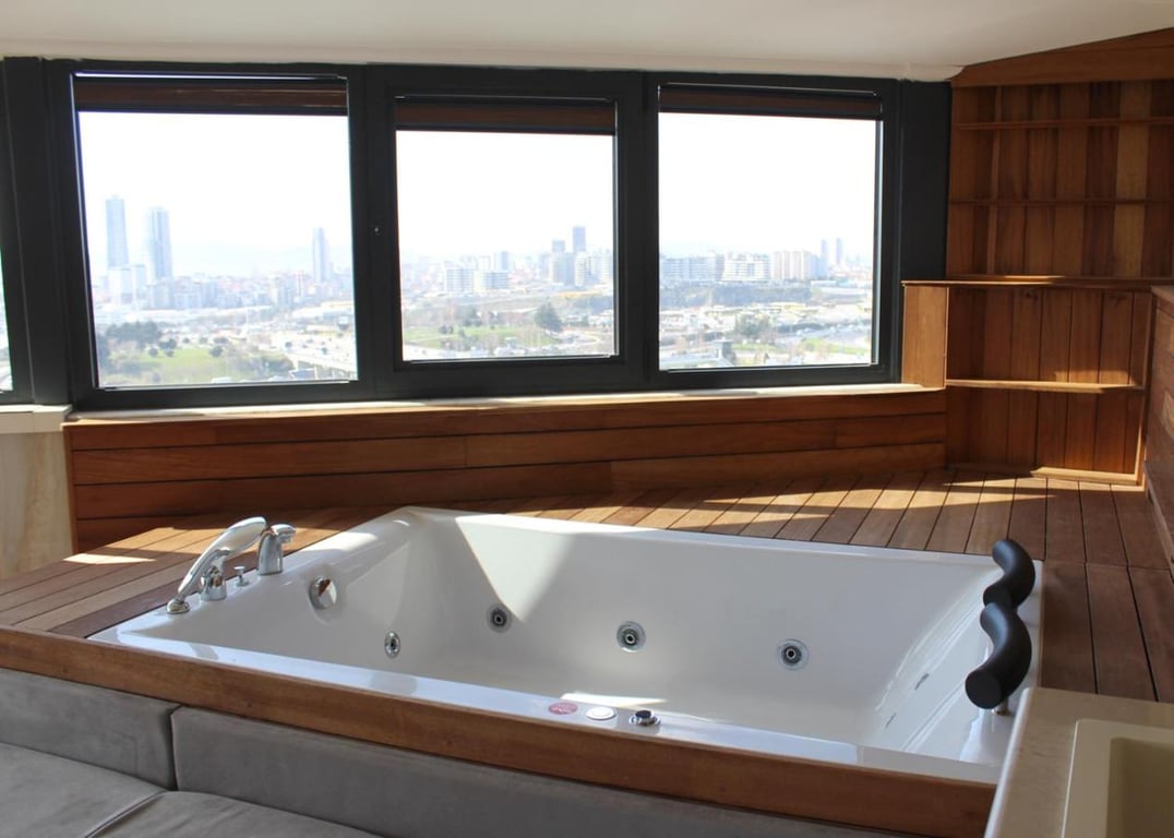 Aram Otel