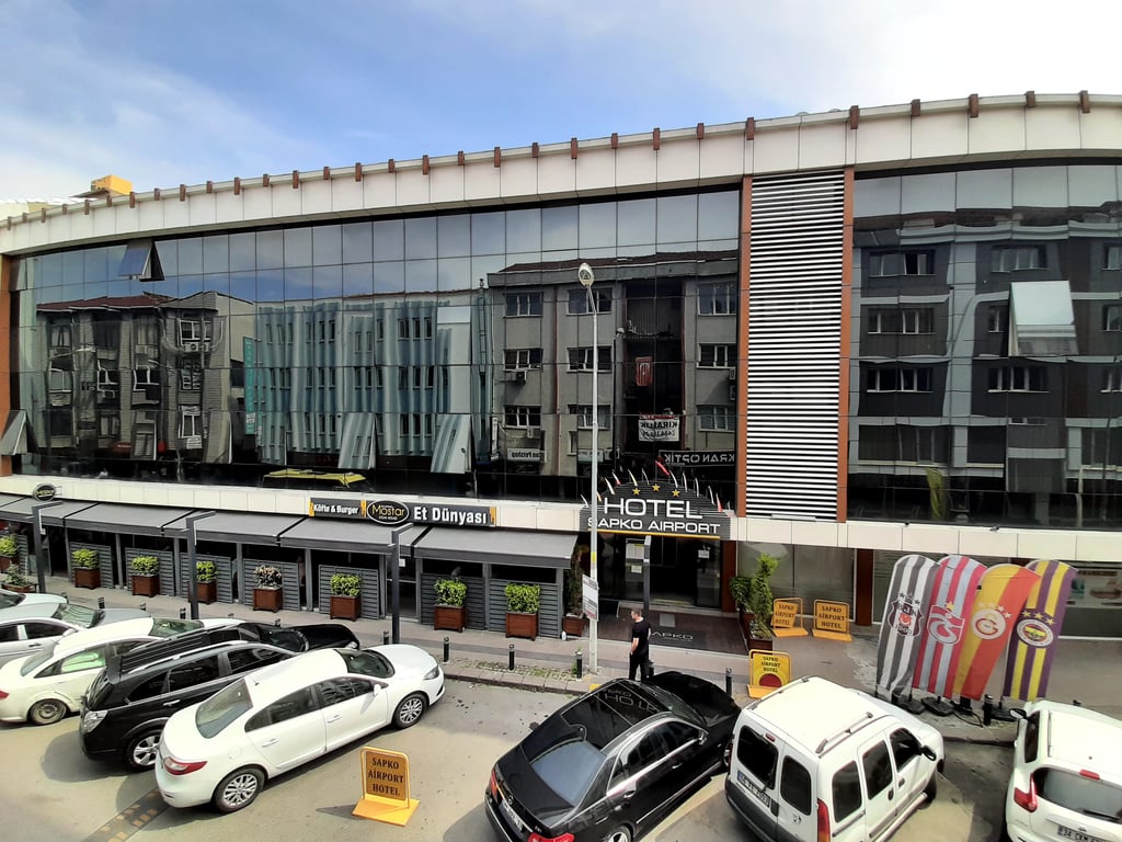 Sapko Airport Hotel