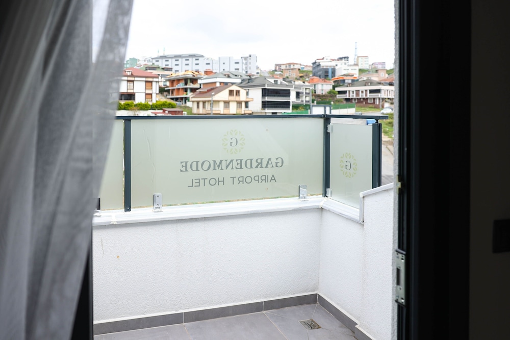 Garden Mode Airport Hotel(39Km Away From Istanbul)