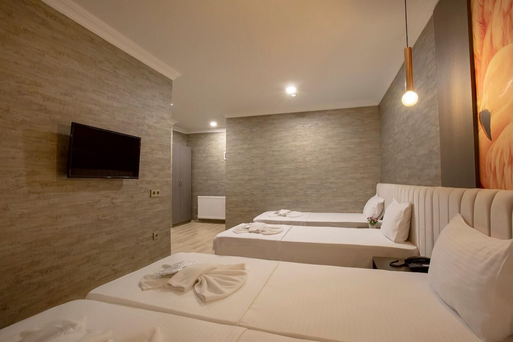 La Vie Suit Hotel (33Km Away From Istanbul)
