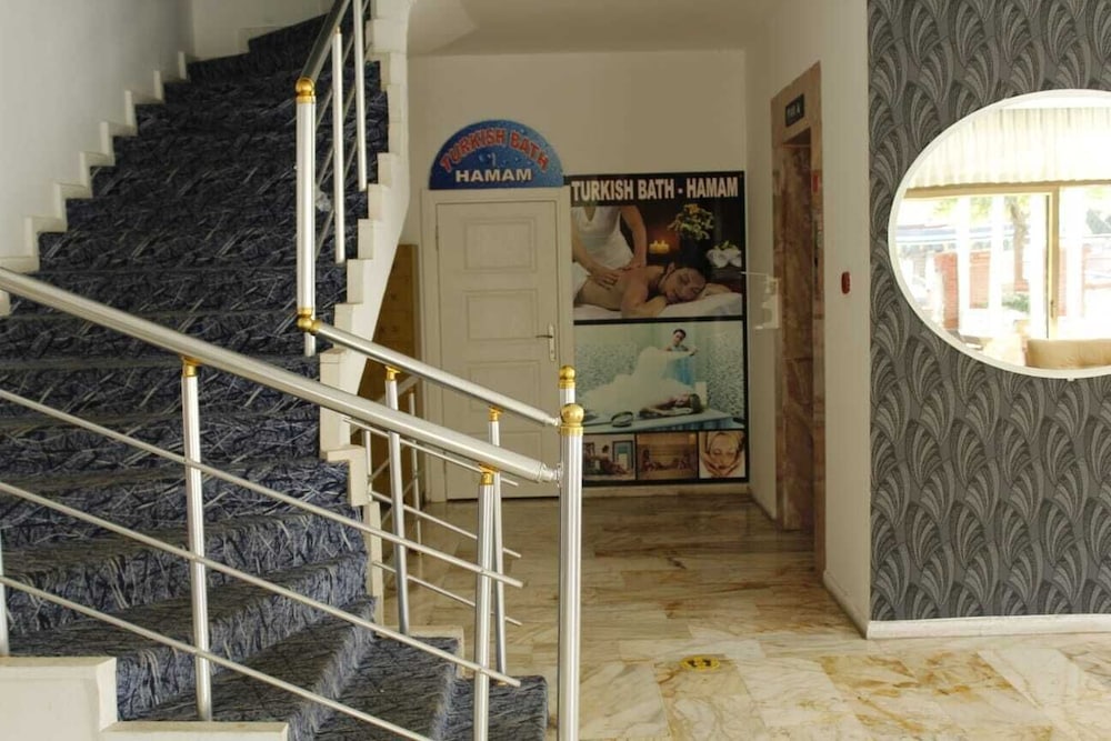 Moonlight Hotel (138Km Away From Antalya)