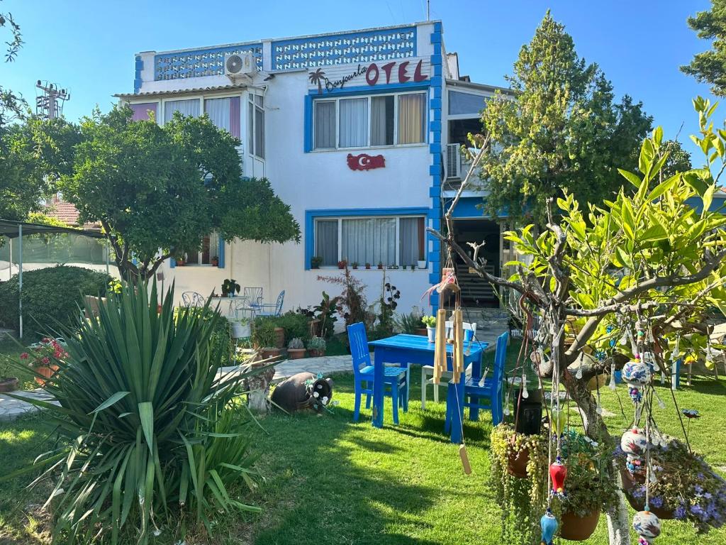 Bonjourla Otel (48km Away From Izmir)
