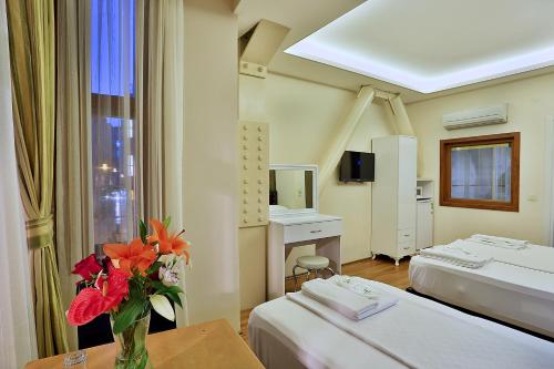 Gh Suites Taxim Hotel(Also Known As Taxim Hg/Taxim Umut Hotel)