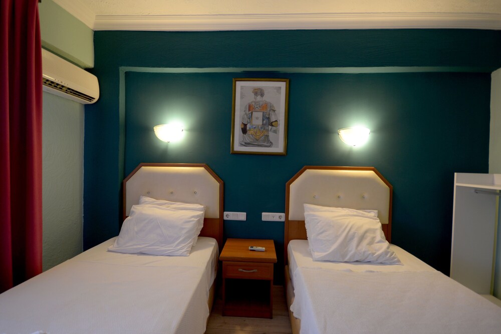 Rebetika Hotel