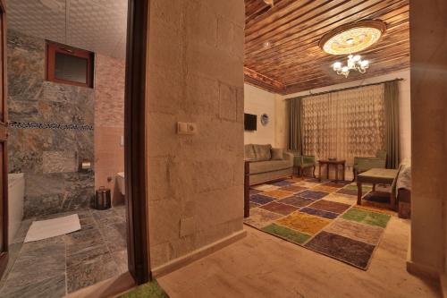 Caravanserai Inn Hotel