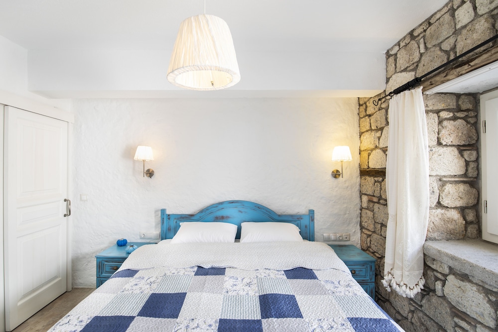 Monat Otel (limited Hours Front Desk Please Contact The Property 5 Days In Advance)