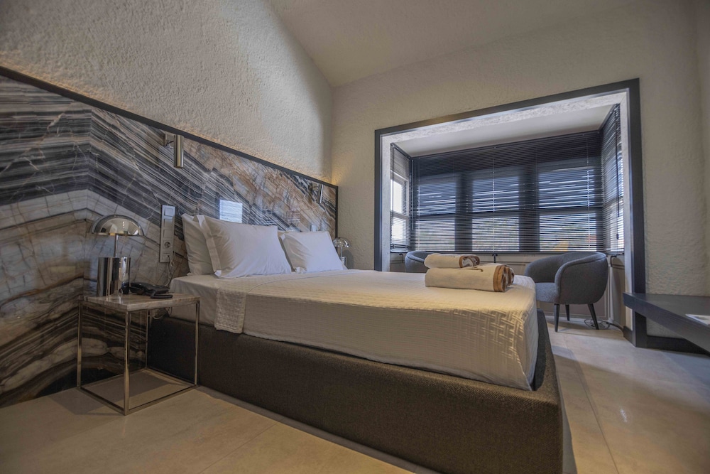June Hotel Alacati (plus 15 Adult Hotel)(42km Away From Cesme)