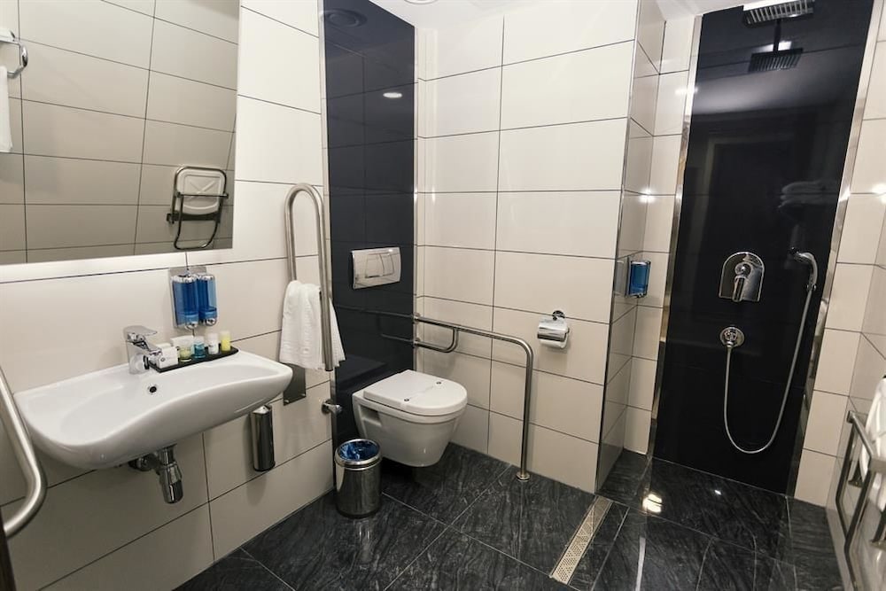 Fesa Business Hotel (65 Km Away From Istanbul)
