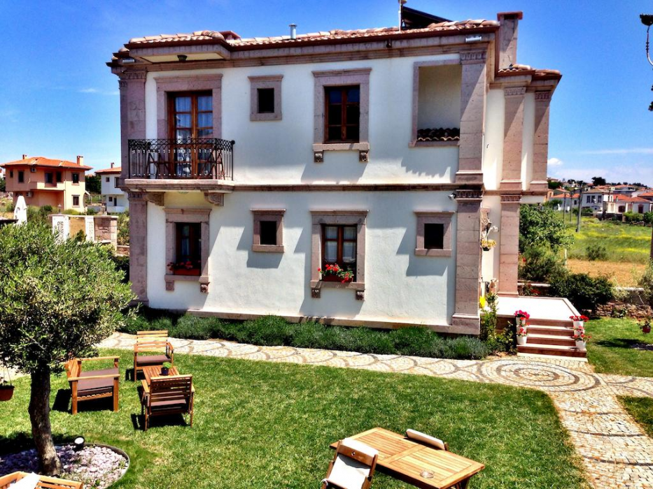 Vrodi By House (also Known As Cunda Vrodi Hotel)