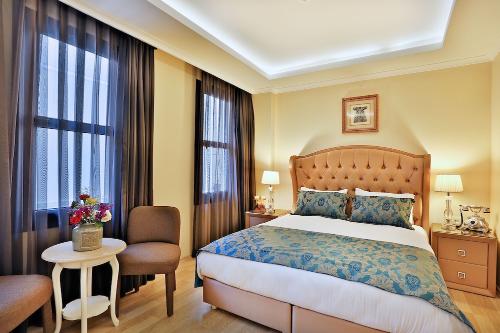 Barefoot Hotel