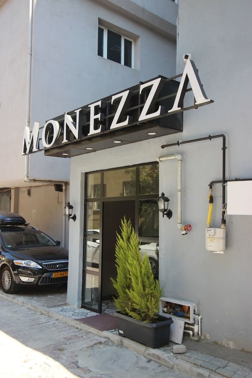 Monezza Hotel (31 Km Away From Istanbul)