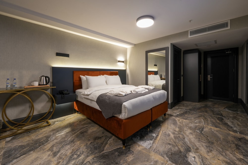 Kurucesme Business Hotel (18 Km Away From City)