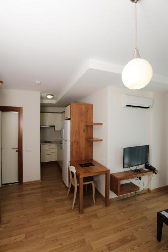 Upart Home (please Contact The Property 5 Days In Advance)
