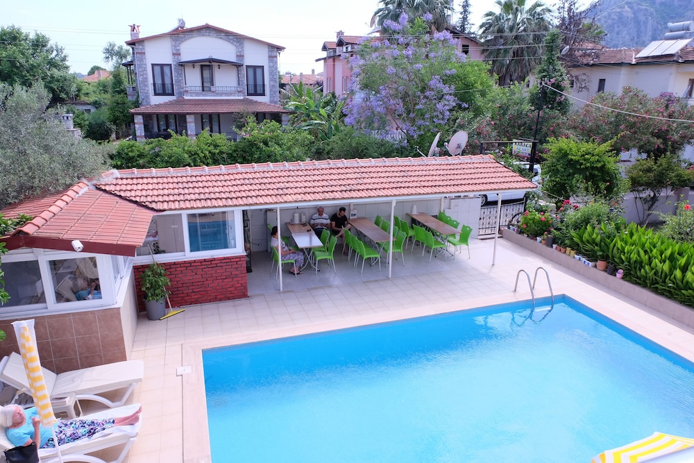 Karaca Apart Hotel (82Km Away From Marmaris)