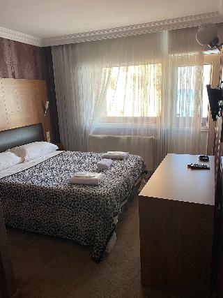 Grand Gold Beach Hotel (52 Km Away From Istanbul)