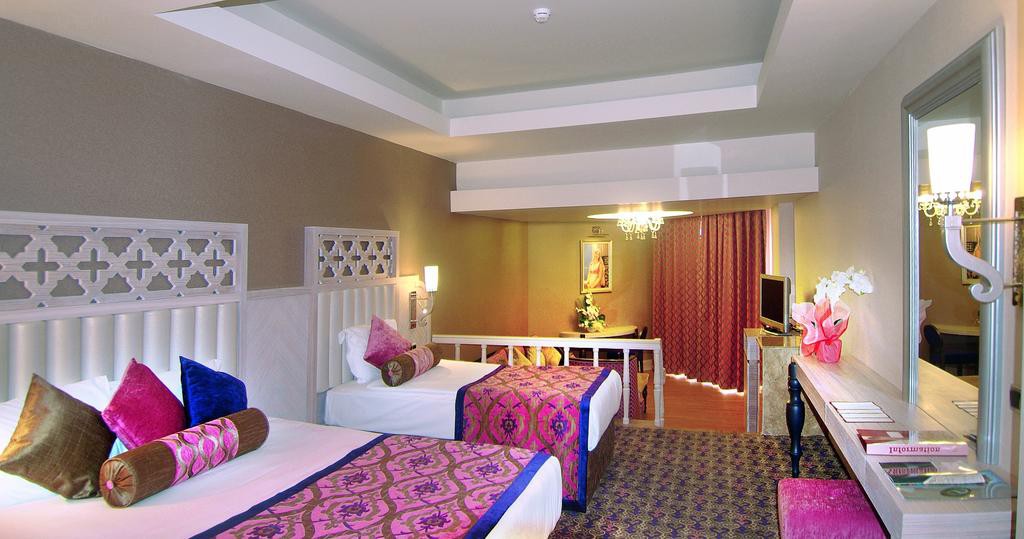Royal Alhambra Palace All Inclusive (63km Away From Antalya)