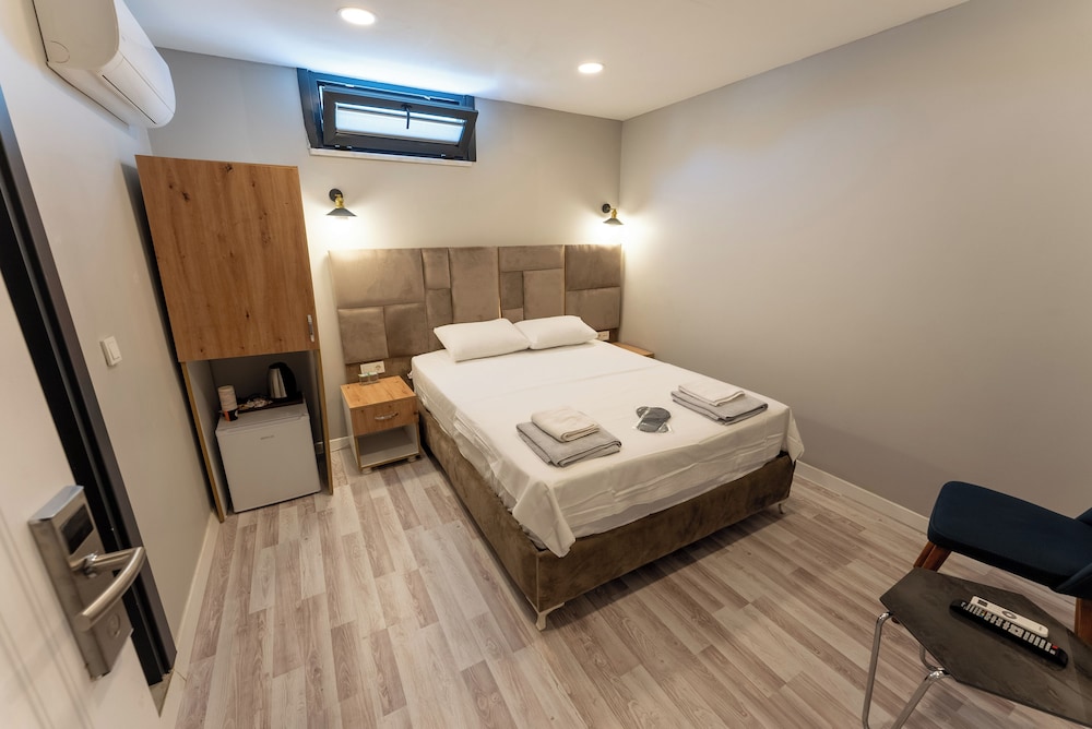 Lacasa Royal Hotel