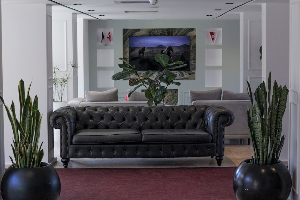 Bohem Hotel (40Km Away From Istanbul)