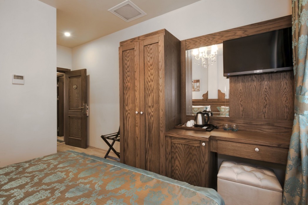 Perapolis Hotel (Limited Hours Front Desk Need To Contact Property 7 Days In Advance)