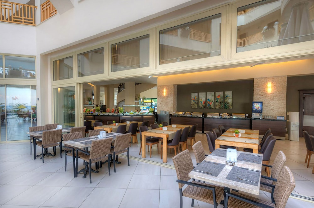 Golden Lotus Hotel All Inclusive (45 Km Away From Antalya)(Do Not Accept Men Only Reservations)