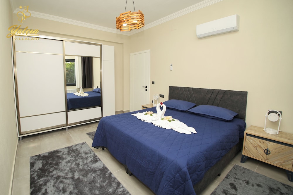 A And P Yalcin Villalari (55 Km Away From Marmaris)