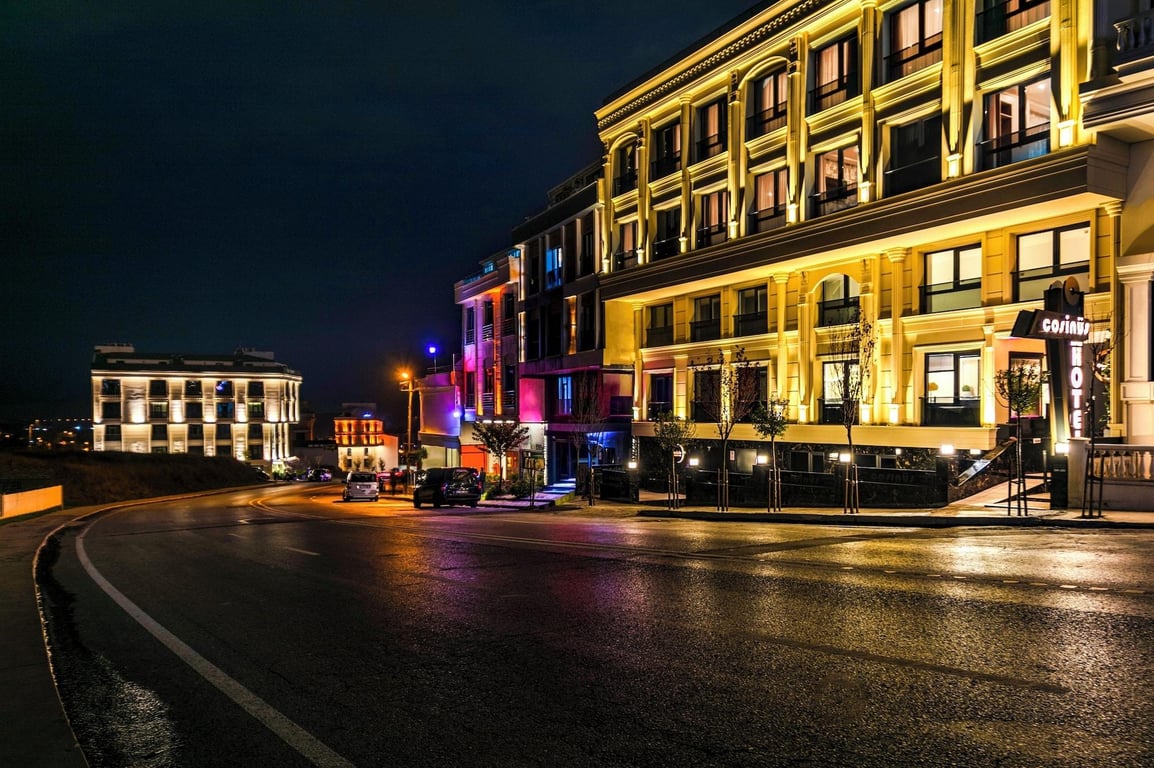Cosi̇nus Ai̇rport Hotel