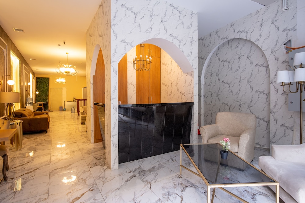 Orange Hotel