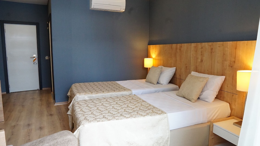 Felizya Hotel (45 Km Away From Antalya)