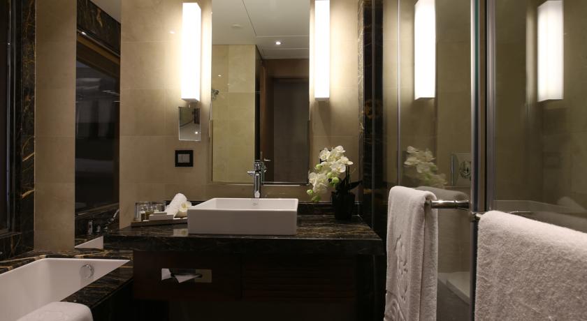 Lancaster Plaza