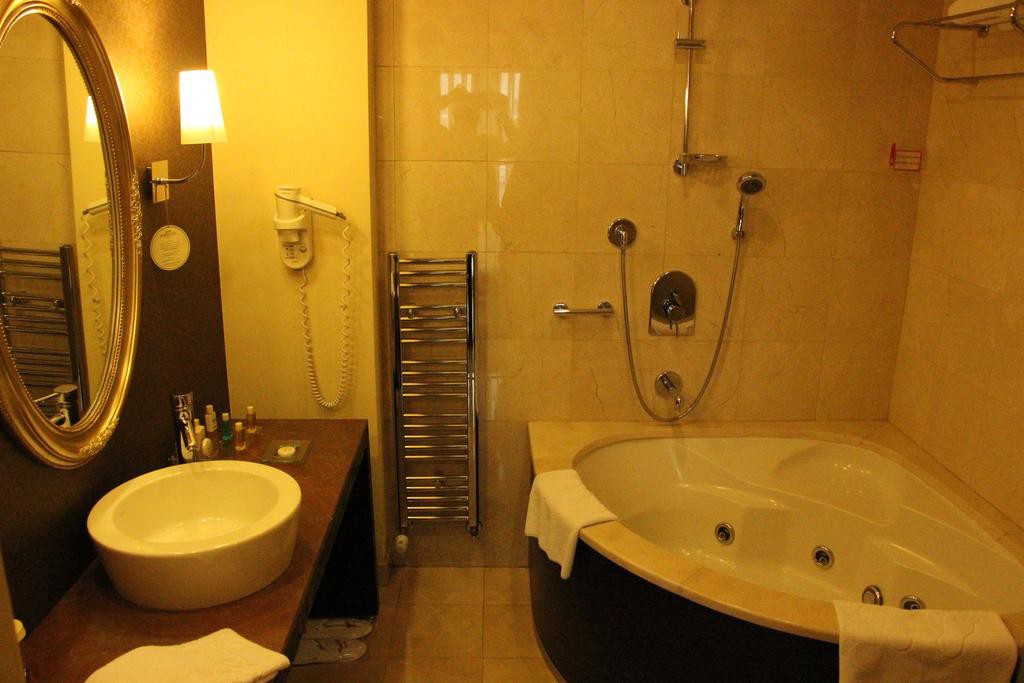 Agaoglu My City Hotel (26Km Away From Istanbul)