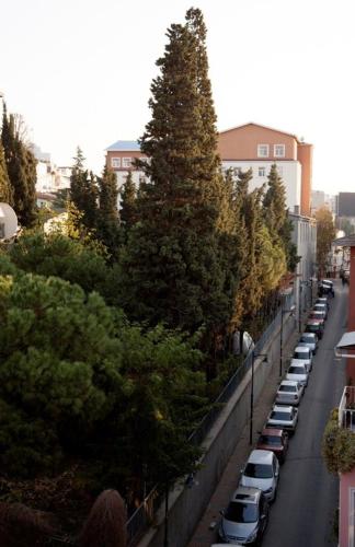 Istanbul Suites Apartment (no Front Desk Need To Contact Property 7 Days In Advance)