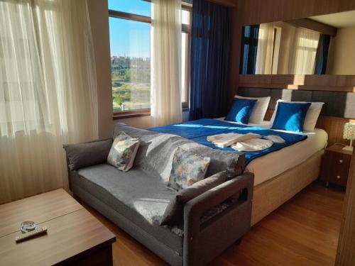 Demir Palas Suites (46Km Away From Istanbul)