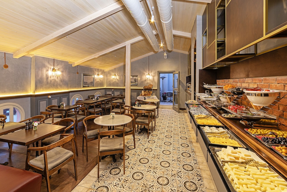 Meroddi Barnathan Hotel