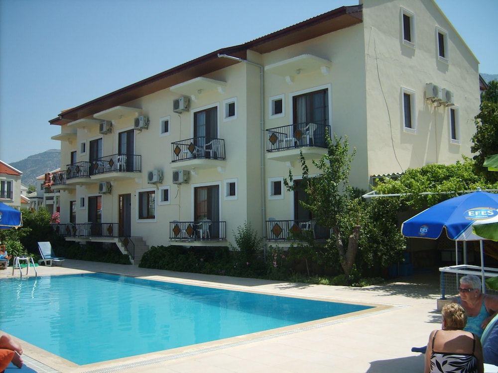 Cennet Hotel