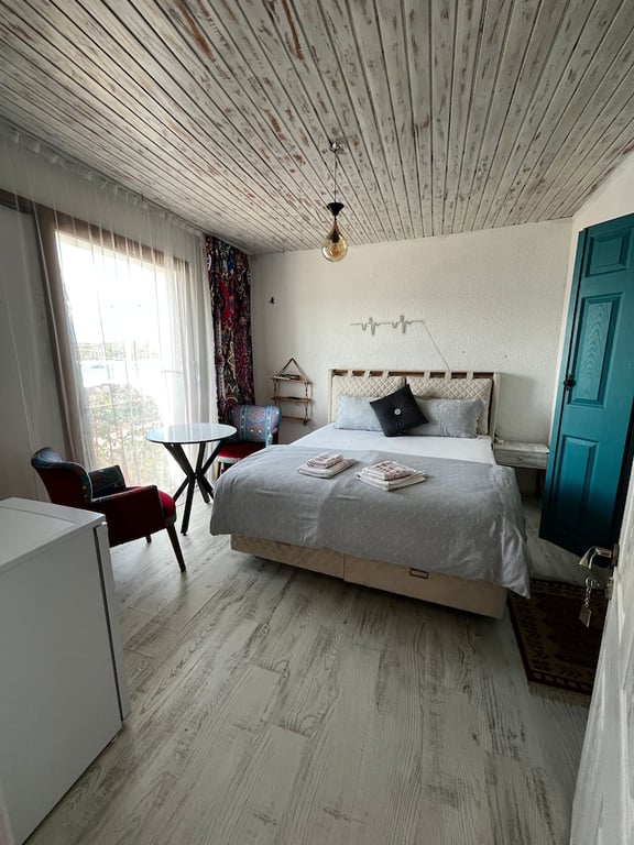 Myra Apart Otel (50 Km Away From Izmir)
