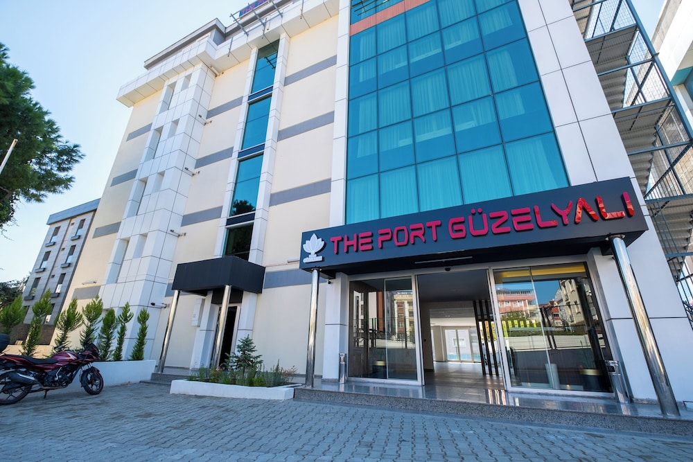 The Port Guzelyali Hotel (42km Away From Istanbul)