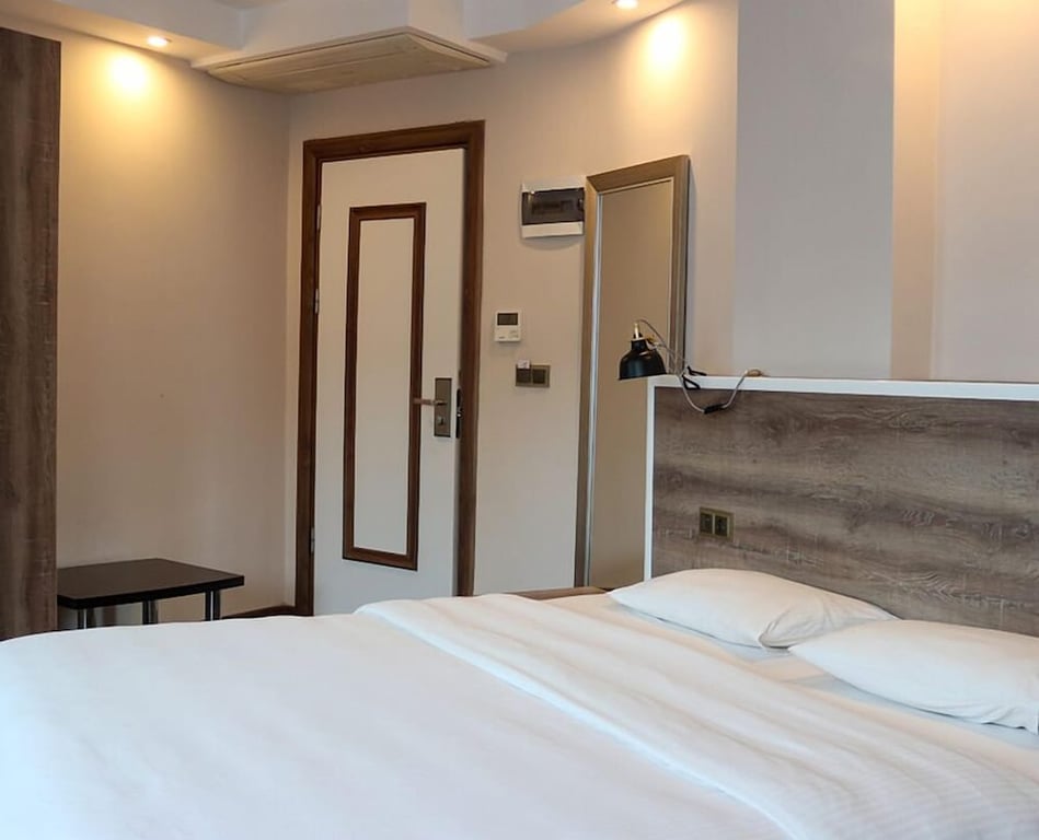 Yanki Hotel