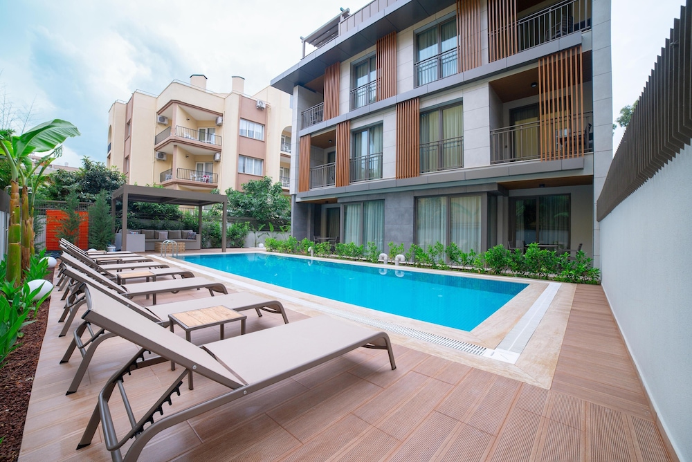 Bomo Suites(contact To Property In Advance)