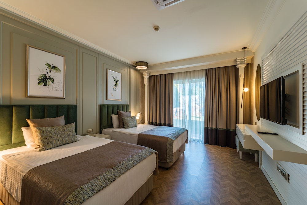 Ic Hotels Green Palace And Villas(20km Away From Antalya)