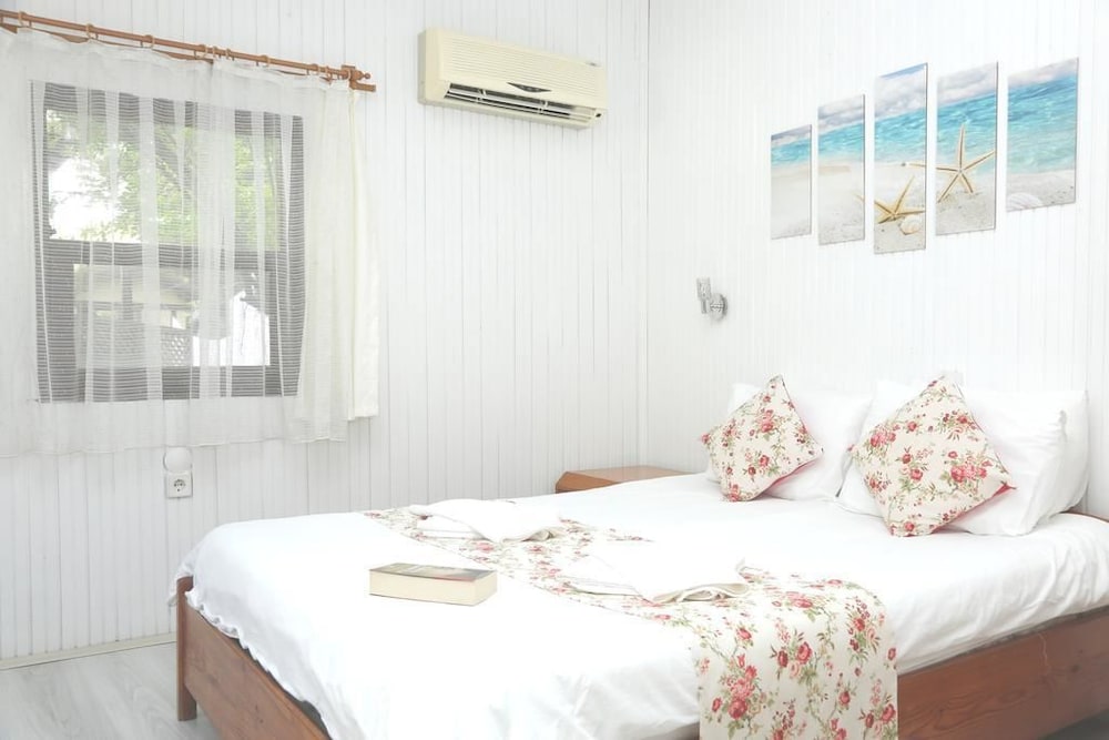 Esralina Pension (78km Away From Antalya)