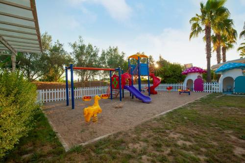 Side West Resort Hotel(64Km Away From Antalya)(Does Not Accept Men Only Bookings)